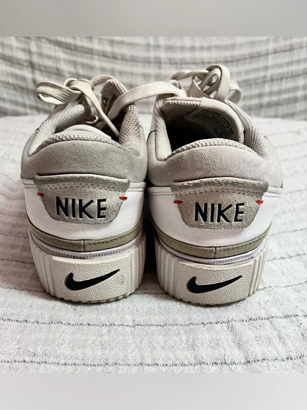 Nike classic low